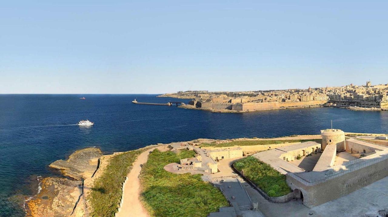 Gorgeous Apartment With Terrace In Fort Cambridge, Pool Sliema Eksteriør bilde