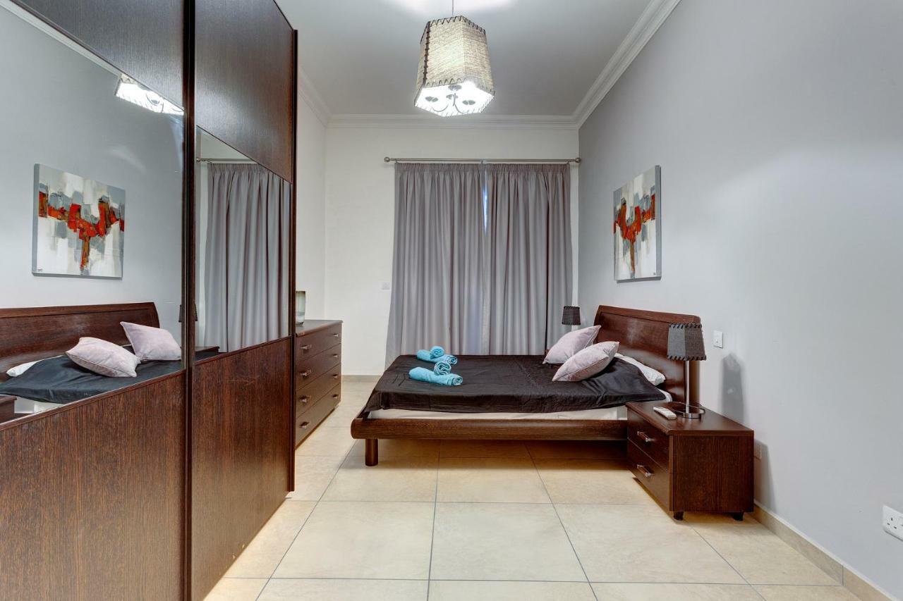 Gorgeous Apartment With Terrace In Fort Cambridge, Pool Sliema Eksteriør bilde