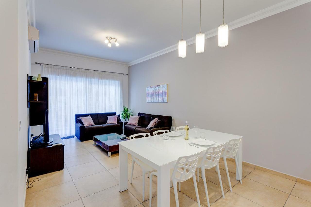 Gorgeous Apartment With Terrace In Fort Cambridge, Pool Sliema Eksteriør bilde