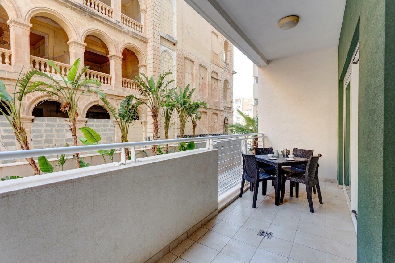 Gorgeous Apartment With Terrace In Fort Cambridge, Pool Sliema Eksteriør bilde