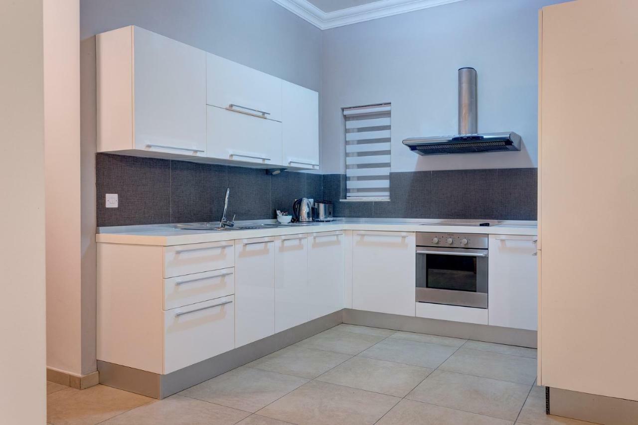 Gorgeous Apartment With Terrace In Fort Cambridge, Pool Sliema Eksteriør bilde
